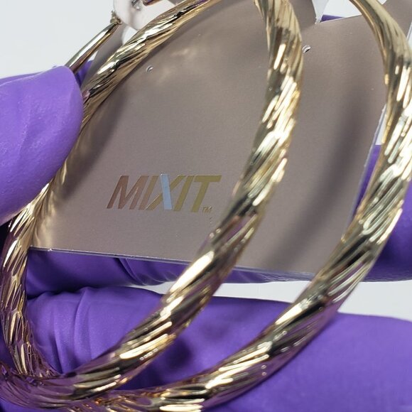 Women's Stunning Gold tone Twisted Design Big Hoop Earrings - 2.75" in Diameter - Picture 3 of 7